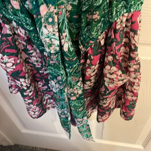 BCBG MaxAzria Romper. EUC size Xsmall - Picture 3 of 10